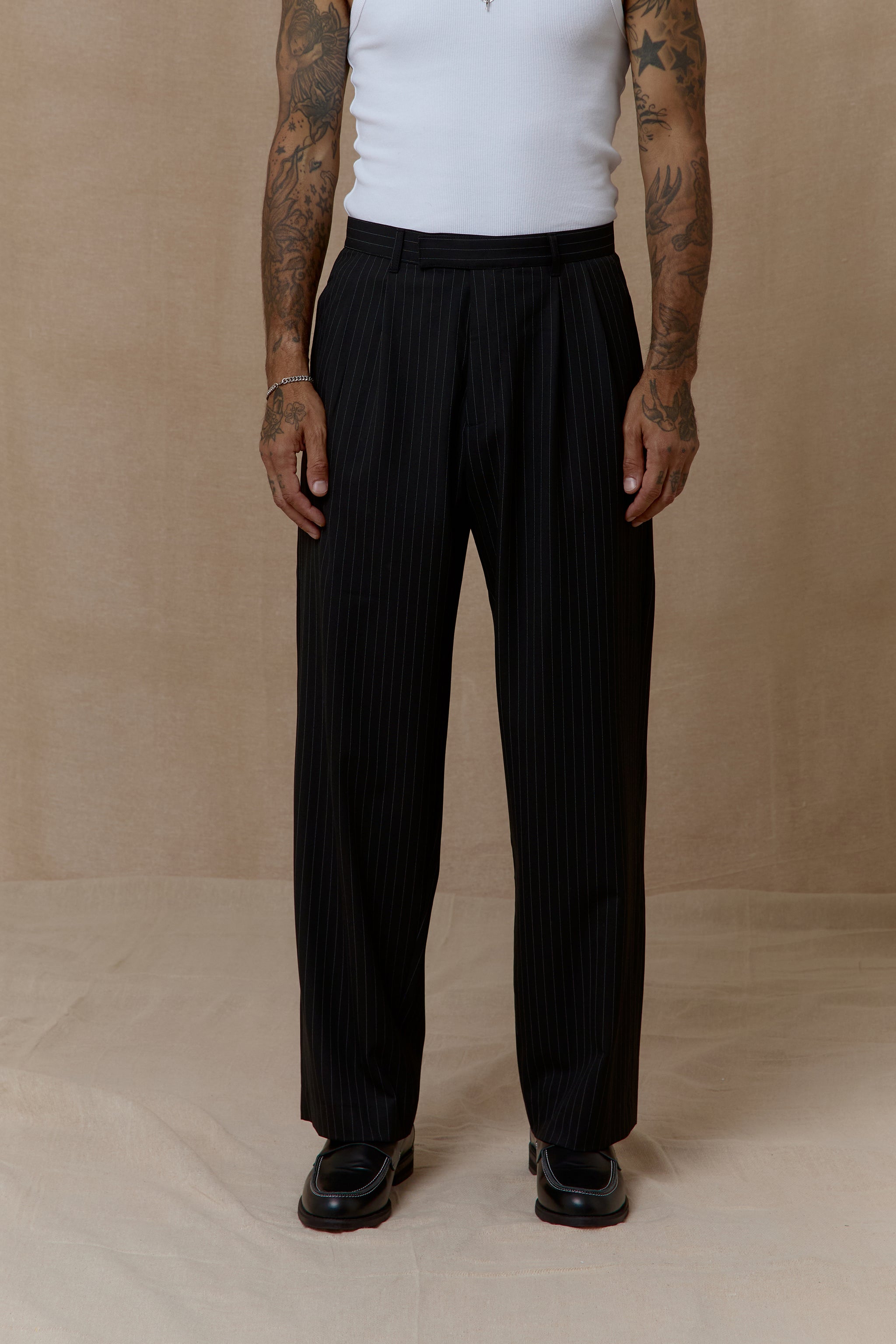 PLEATED TROUSER - BLACK PINSTRIPE – MONÉ